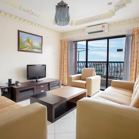 Marina Court Resort Kota Kinabalu-Stay And Get Cash Rebate Exteriör bild