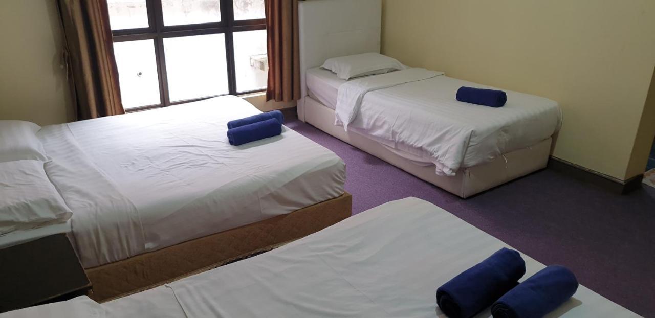 Marina Court Resort Kota Kinabalu-Stay And Get Cash Rebate Exteriör bild