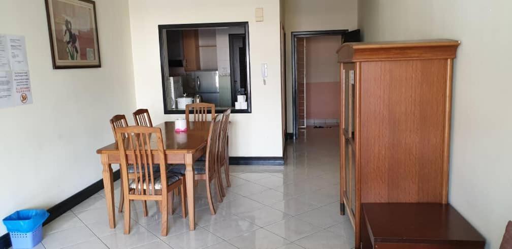 Marina Court Resort Kota Kinabalu-Stay And Get Cash Rebate Exteriör bild