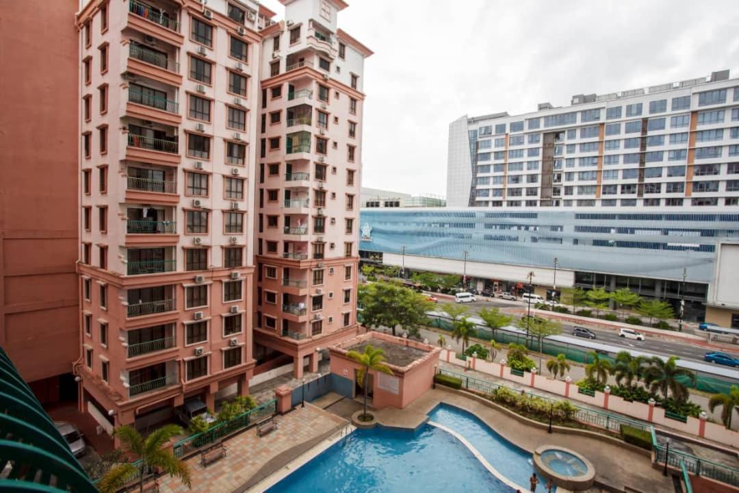 Marina Court Resort Kota Kinabalu-Stay And Get Cash Rebate Exteriör bild