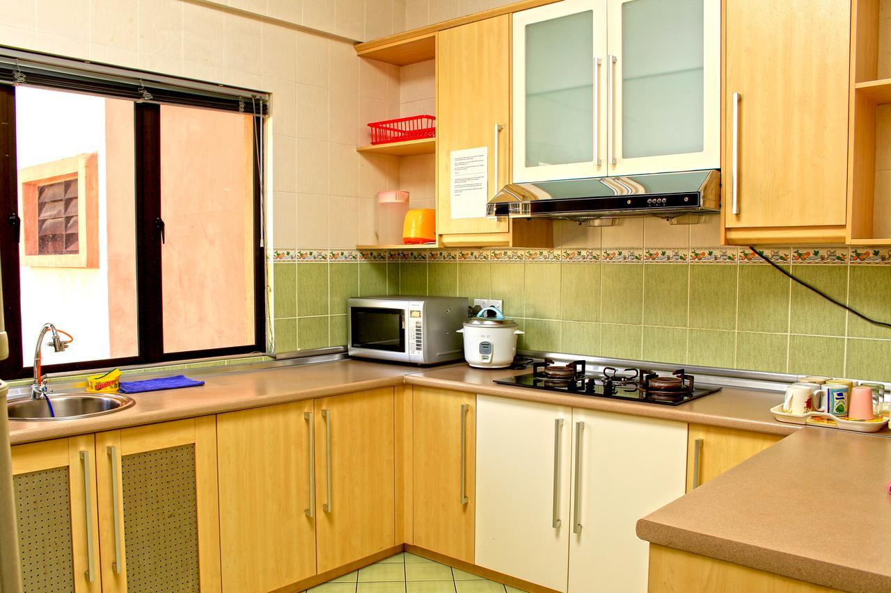 Marina Court Resort Kota Kinabalu-Stay And Get Cash Rebate Exteriör bild