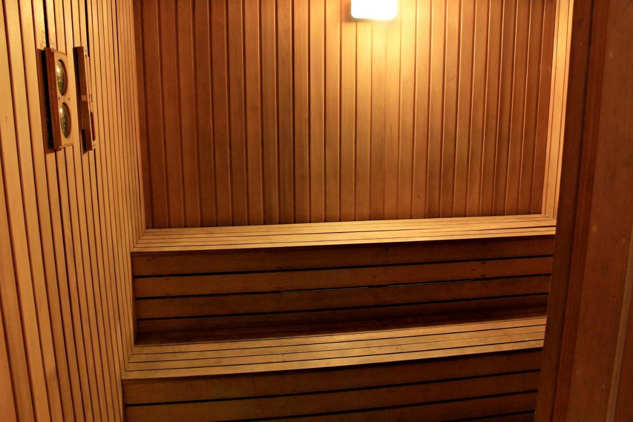 Marina Court Resort Kota Kinabalu-Stay And Get Cash Rebate Exteriör bild